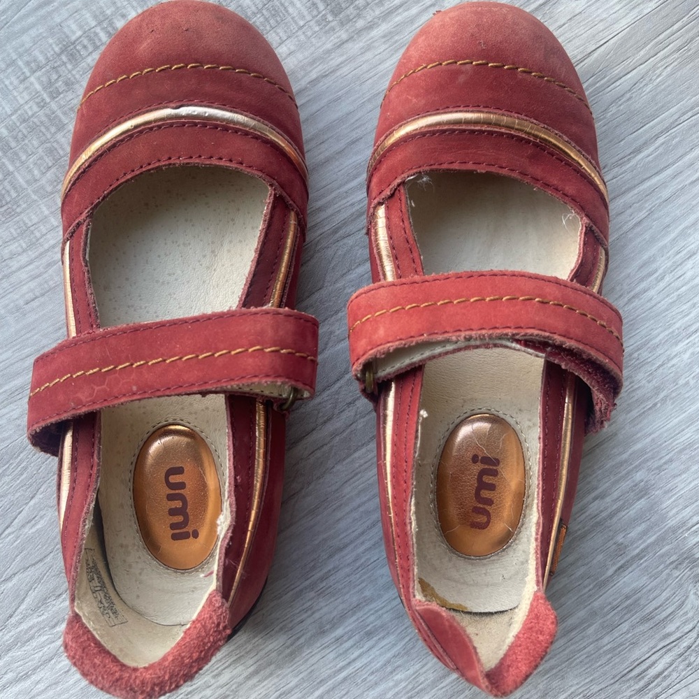 Umi girl’s shoes, size 26.